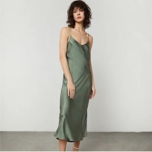 NWT Oak + Fort slip dress